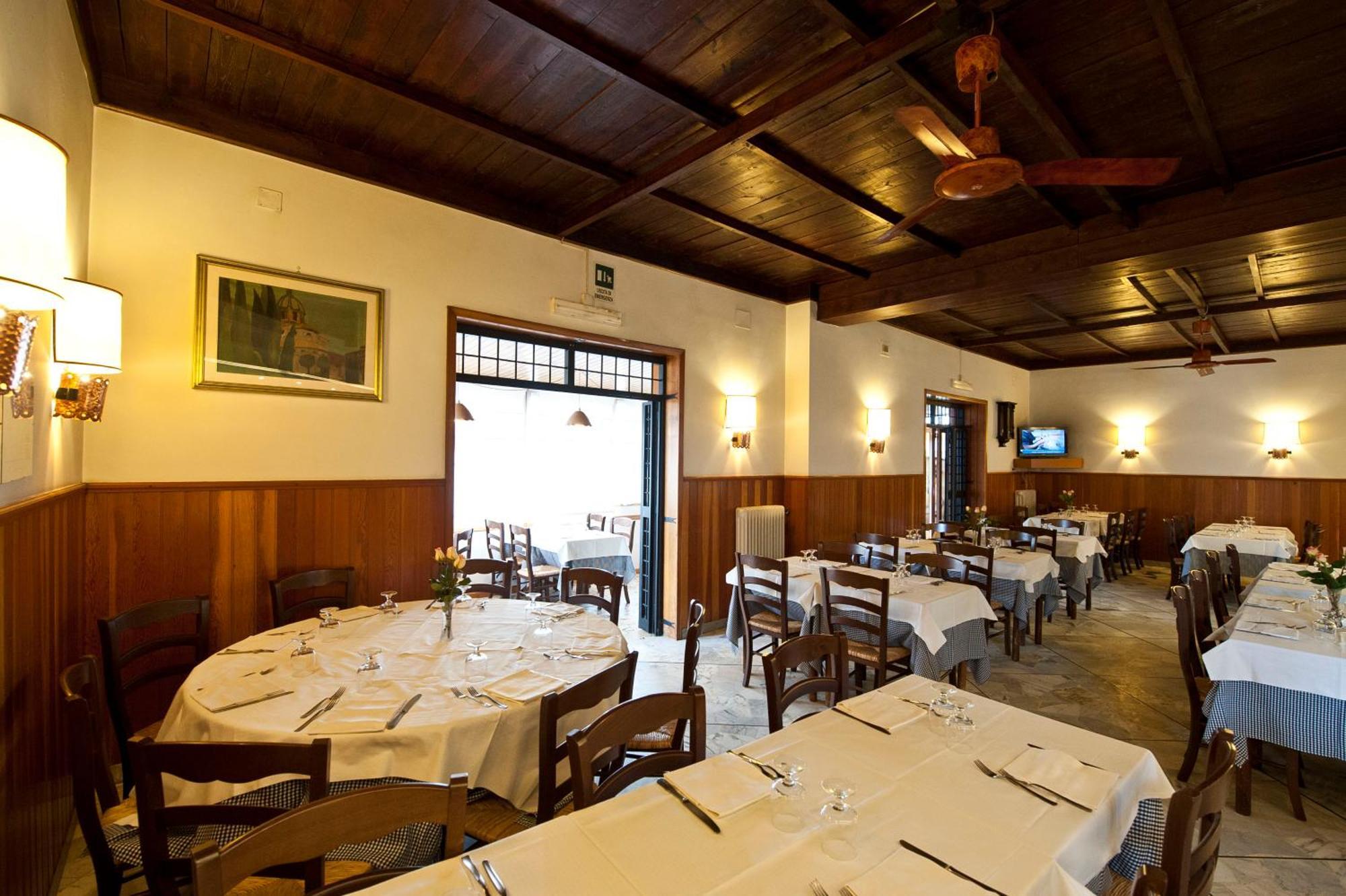 רומא Hotel 4 Pini מראה חיצוני תמונה